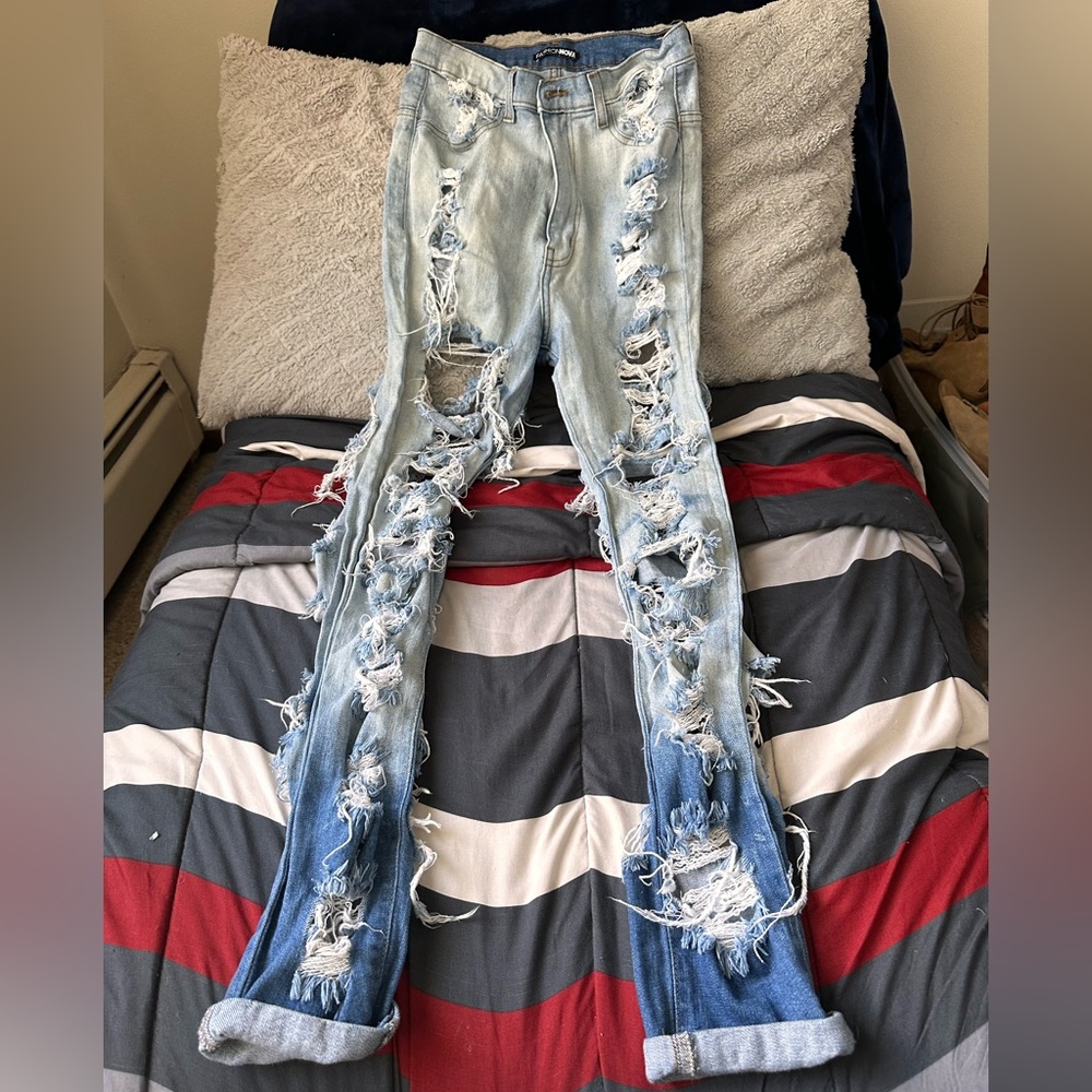 Fashion Nova ripped front and back skinny jeans